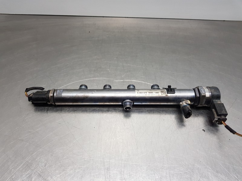 Recambio de rampa inyectora para mercedes clase a (w177) 200 d referencia OEM IAM A6540700095 A6540780049 0281006544