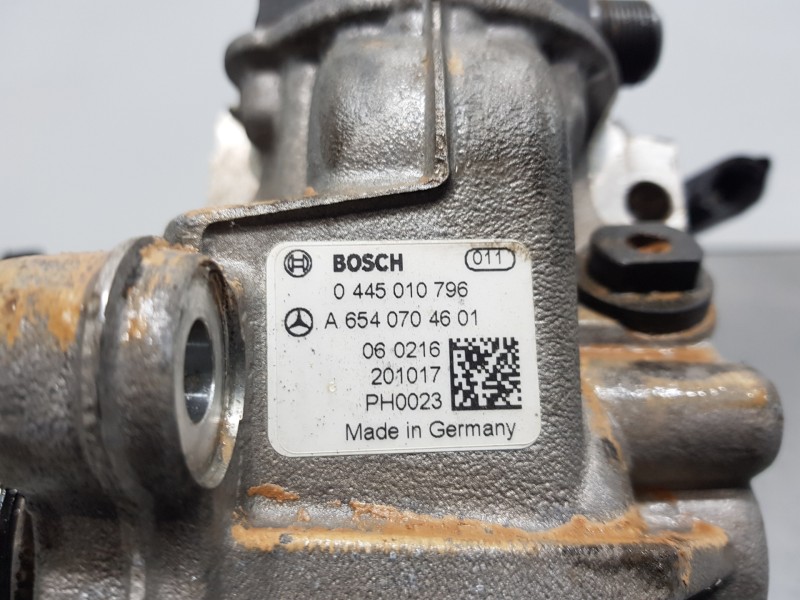 Recambio de bomba inyeccion para mercedes clase a (w177) 200 d referencia OEM IAM A6540704601 0445010796 