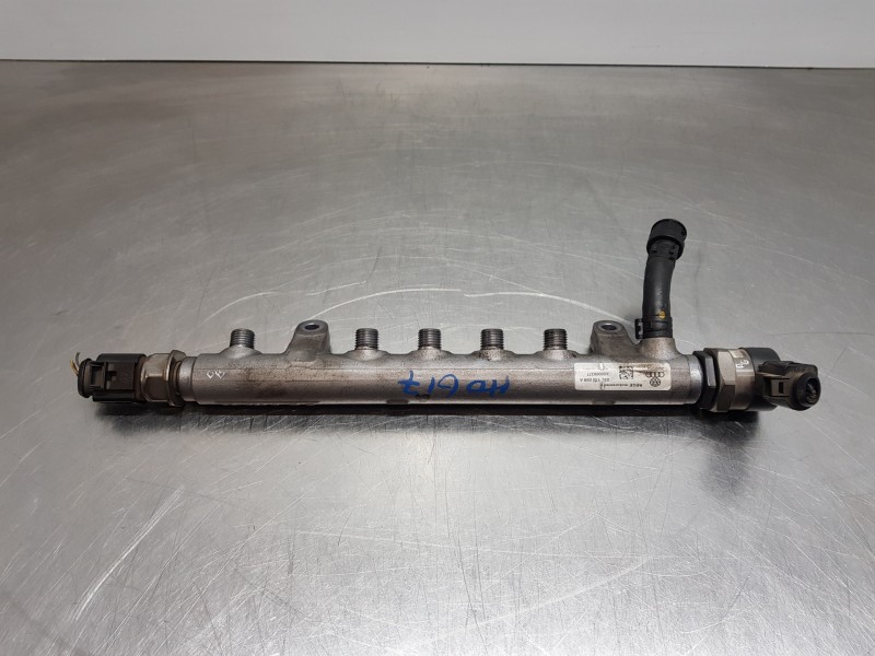 Recambio de rampa inyectora para audi q5 (8r) quattro referencia OEM IAM 03L130089A  