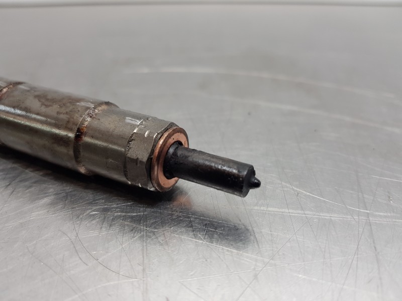 Recambio de inyector para mercedes clase a (w177) 200 d referencia OEM IAM A6540700187  