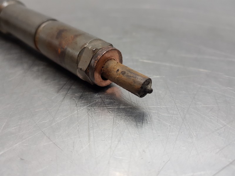 Recambio de inyector para renault kangoo combi referencia OEM IAM 0445110652 H8201453073 