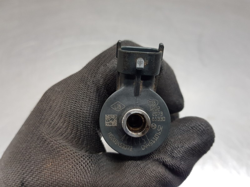Recambio de inyector para renault kangoo combi referencia OEM IAM 0445110652 H8201453073 