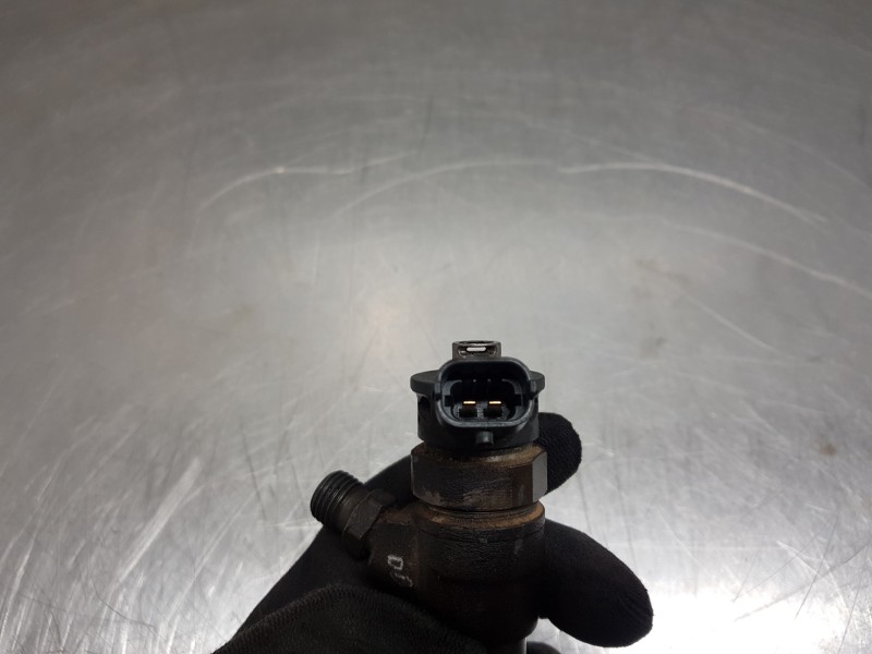 Recambio de inyector para renault kangoo combi referencia OEM IAM 0445110652 H8201453073 