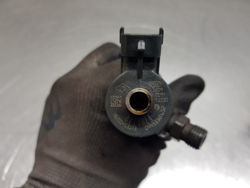 Recambio de inyector para renault kangoo combi referencia OEM IAM 0445110652 H8201453073 