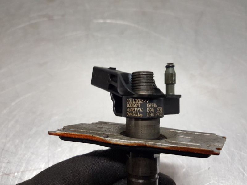 Recambio de inyector para audi q5 (8r) quattro referencia OEM IAM 03L130277  