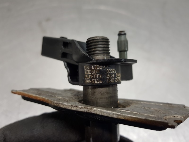 Recambio de inyector para audi q5 (8r) quattro referencia OEM IAM 03L130277  