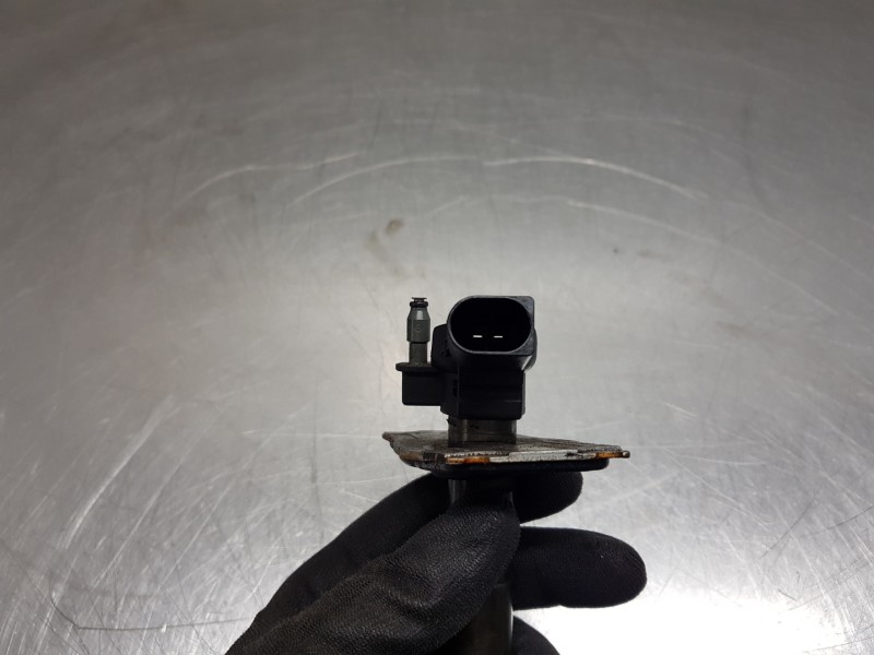 Recambio de inyector para audi q5 (8r) quattro referencia OEM IAM 03L130277  