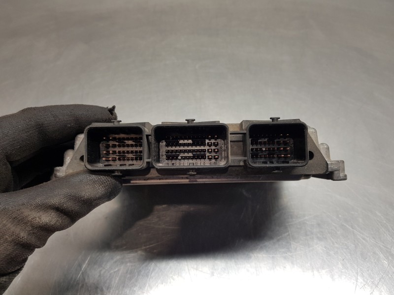 Recambio de centralita motor uce para ford fiesta (cb1) active referencia OEM IAM 0281014803 8V2112A650KD 