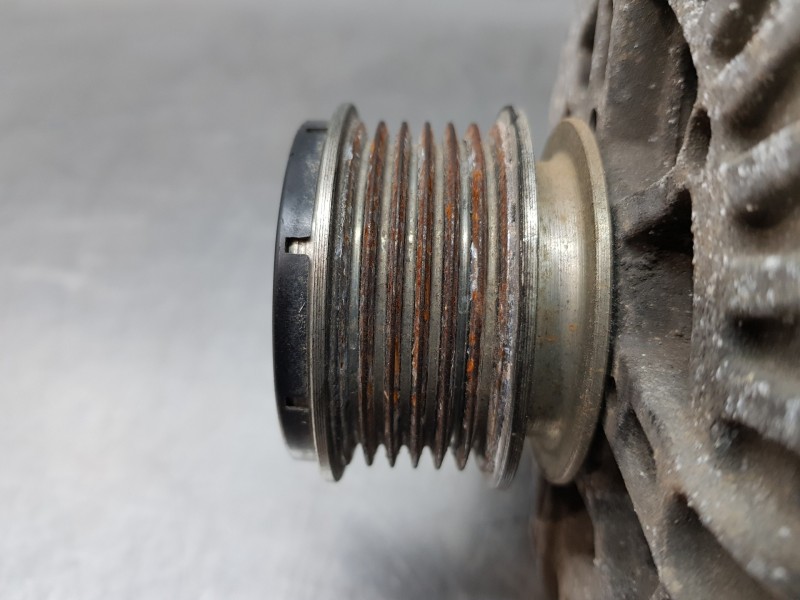 Recambio de alternador para volkswagen golf v berlina (1k1) highline referencia OEM IAM 06F903023C  