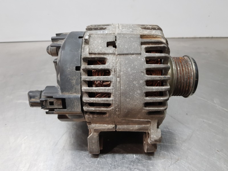 Recambio de alternador para volkswagen golf v berlina (1k1) highline referencia OEM IAM 06F903023C  