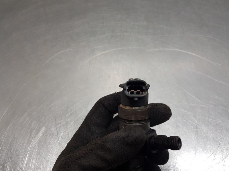 Recambio de inyector para peugeot 206+ x-line referencia OEM IAM 0445110339  