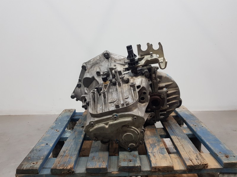 Recambio de caja cambios para peugeot boxer combi bus referencia OEM IAM 20GP19  
