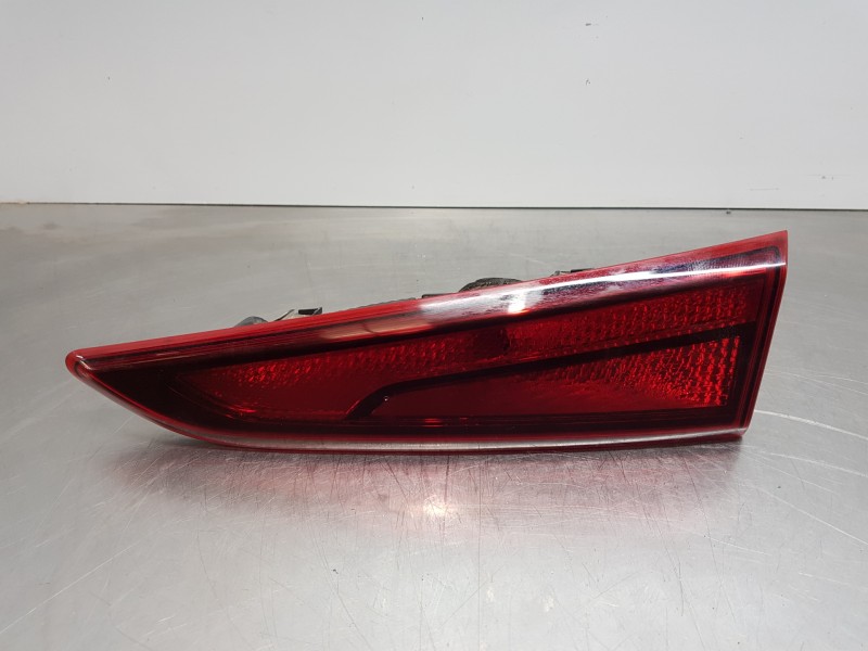 Recambio de piloto trasero derecho interior para hyundai kona suv referencia OEM IAM 92404J9500  