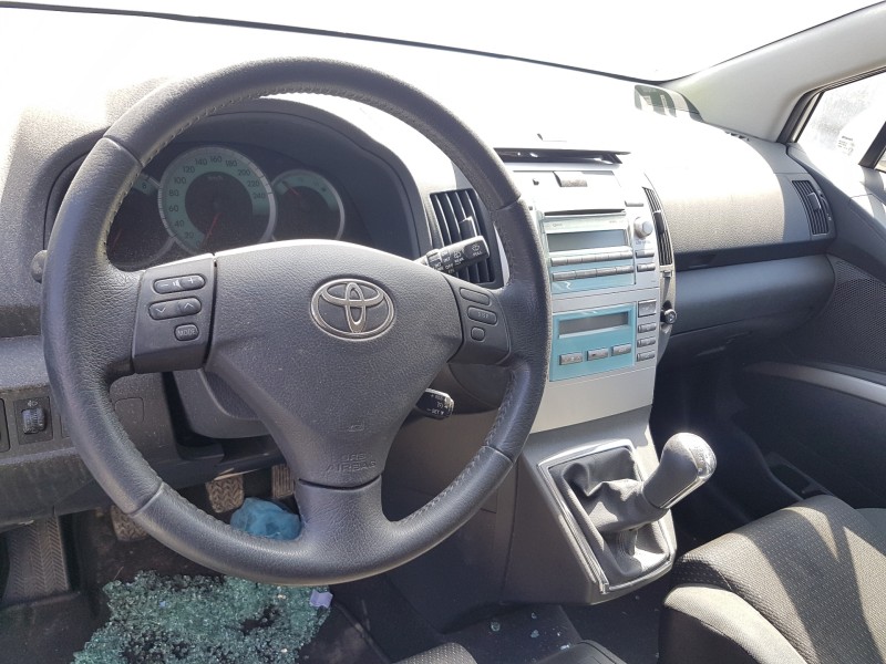 toyota corolla verso (r1) del año 2008