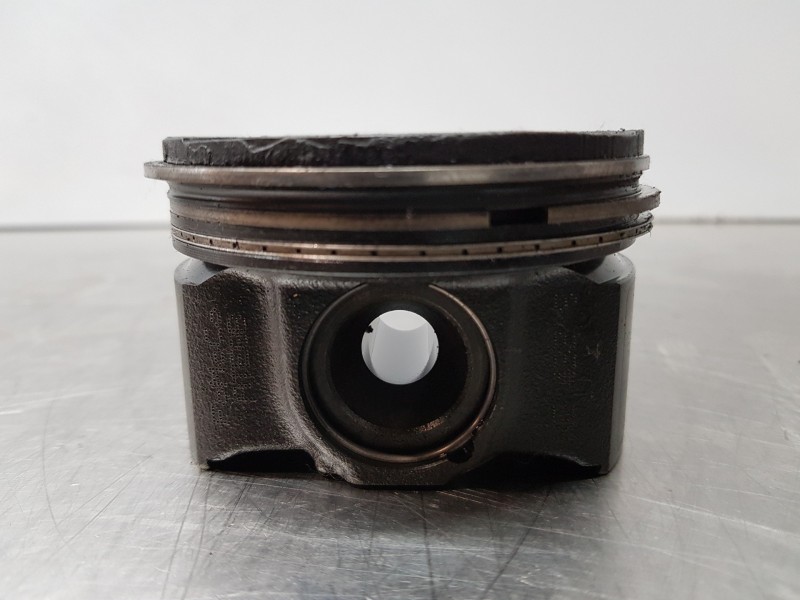 Recambio de piston para ford transit custom kasten custom referencia OEM IAM 3582FMT5 2365401 