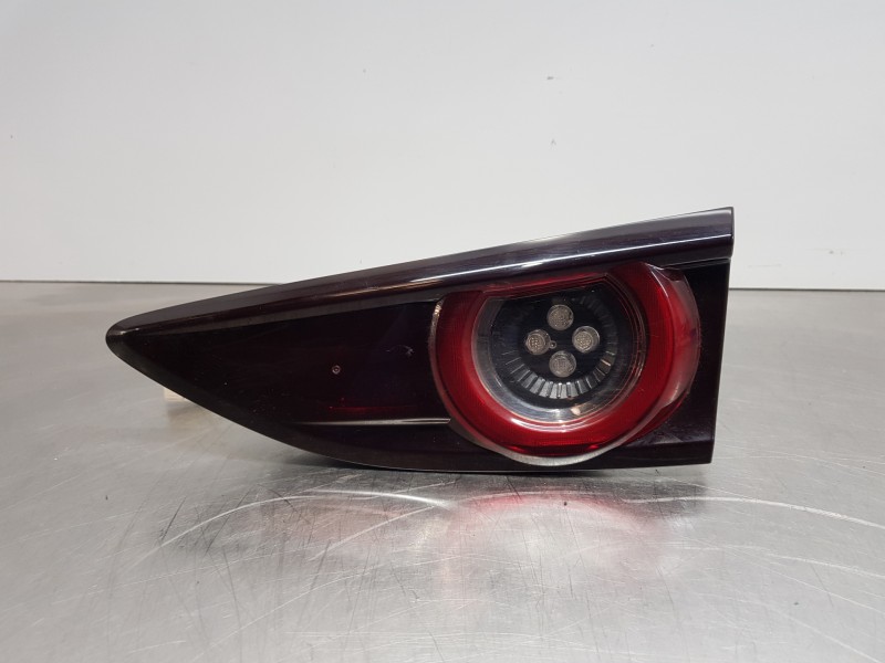 Recambio de piloto trasero derecho interior para mazda 3 sedán (bp) skyactiv referencia OEM IAM BCKC513F0  