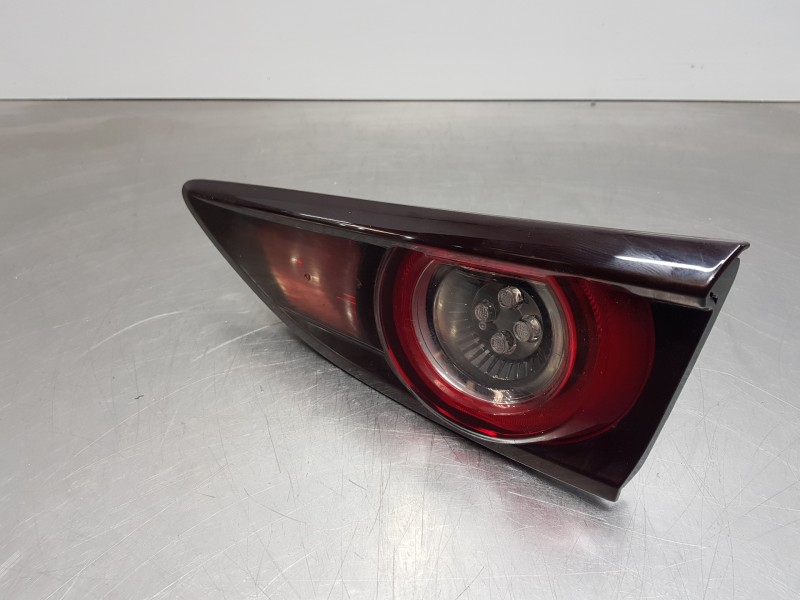 Recambio de piloto trasero derecho interior para mazda 3 sedán (bp) skyactiv referencia OEM IAM BCKC513F0  