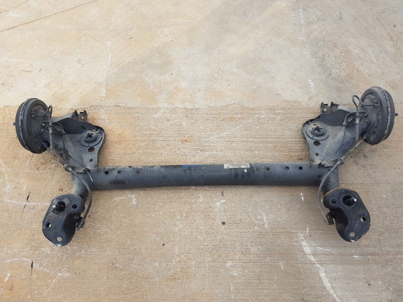 Recambio de puente trasero para ford fiesta (cb1) active referencia OEM IAM 1805867  