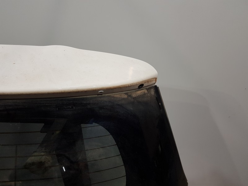 Recambio de porton trasero para toyota yaris hybrid referencia OEM IAM 67005K0030  