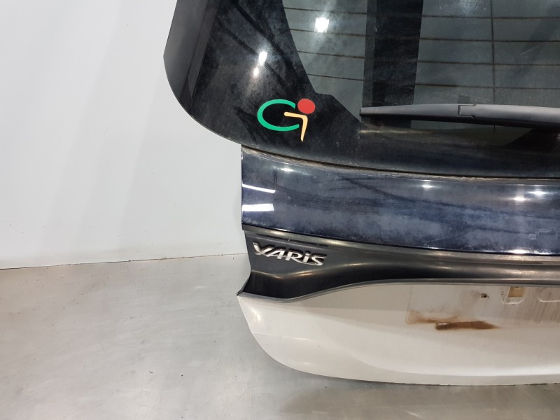 Recambio de porton trasero para toyota yaris hybrid referencia OEM IAM 67005K0030  