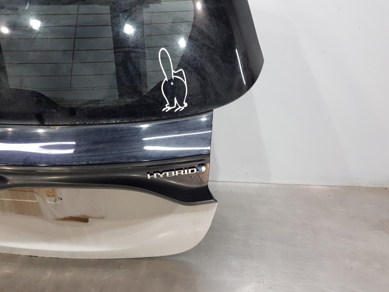 Recambio de porton trasero para toyota yaris hybrid referencia OEM IAM 67005K0030  