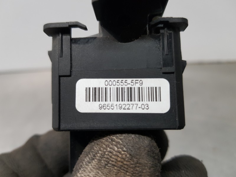 Recambio de freno de mano electrico para citroen c4 picasso sx referencia OEM IAM 470702  