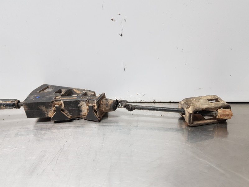 Recambio de freno de mano electrico para citroen c4 picasso sx referencia OEM IAM 470220  