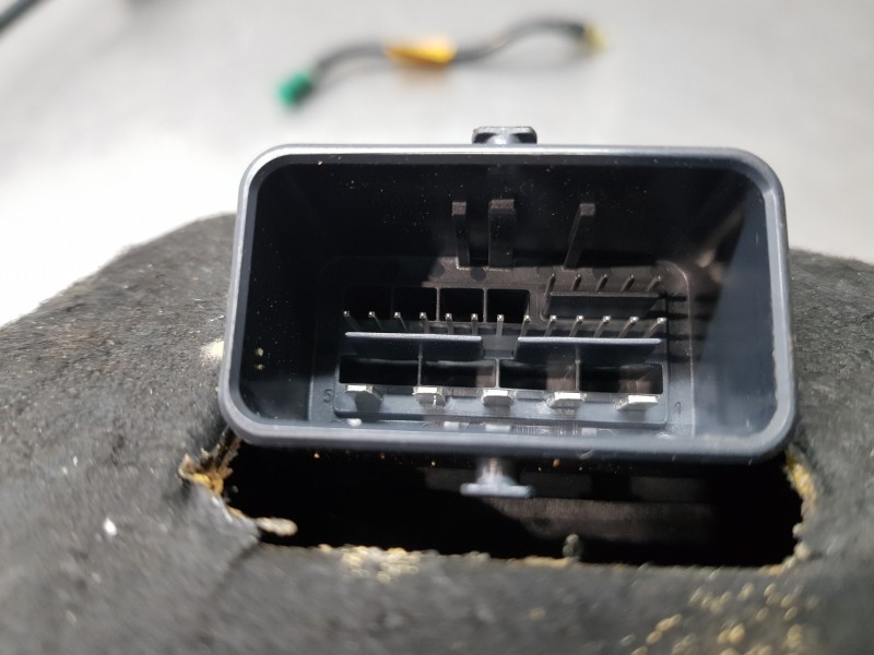 Recambio de freno de mano electrico para citroen c4 picasso sx referencia OEM IAM 470220  