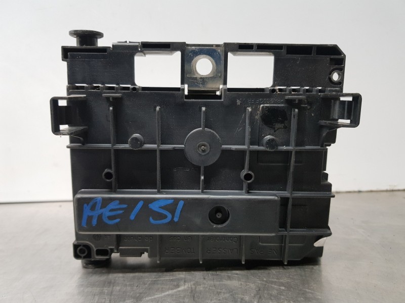 Recambio de caja reles / fusibles para citroen c4 picasso sx referencia OEM IAM 9664705980  