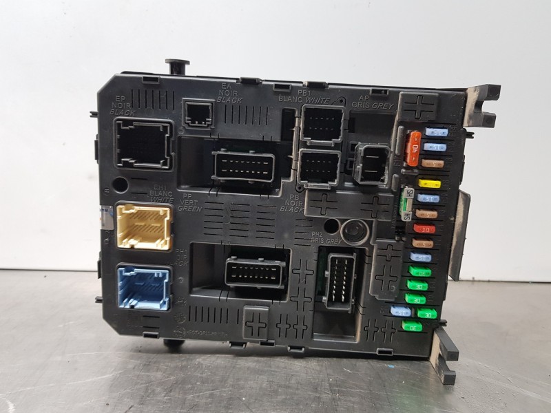 Recambio de caja reles / fusibles para citroen c4 picasso sx referencia OEM IAM 9664059080  