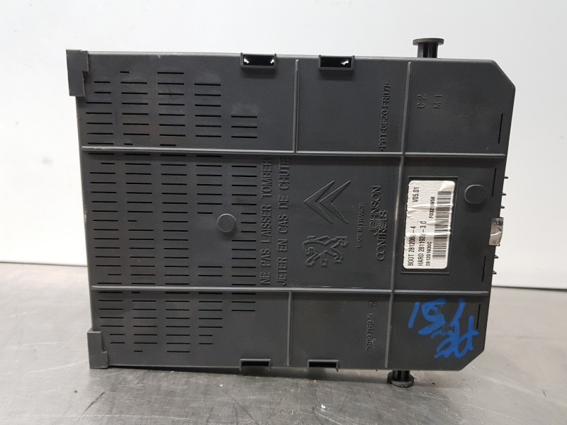 Recambio de caja reles / fusibles para citroen c4 picasso sx referencia OEM IAM 9664059080  