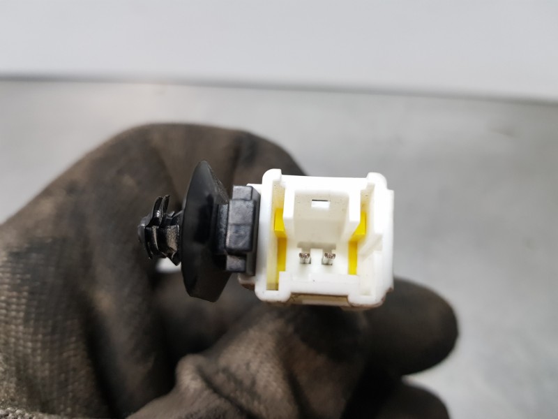 Recambio de pretensor airbag izquierdo para citroen c4 picasso sx referencia OEM IAM 8975Q2 96845112XT 