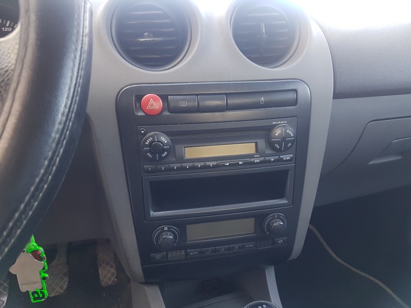 seat ibiza (6l1) del año 2005