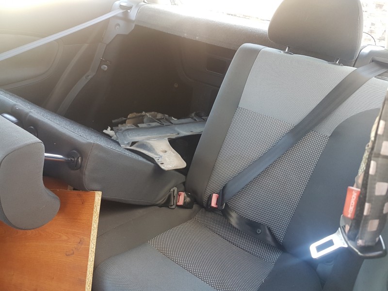 seat ibiza (6l1) del año 2005