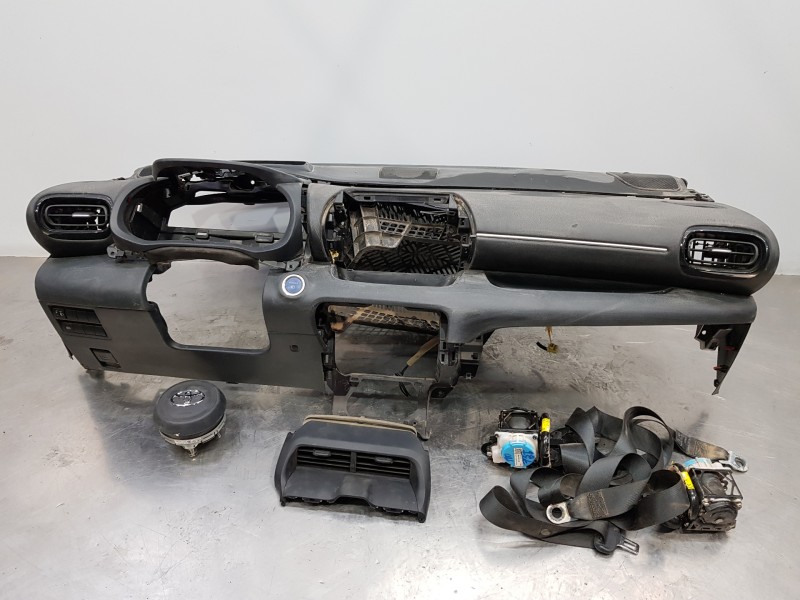 Recambio de kit airbag para toyota yaris hybrid referencia OEM IAM 55302K0061C0  