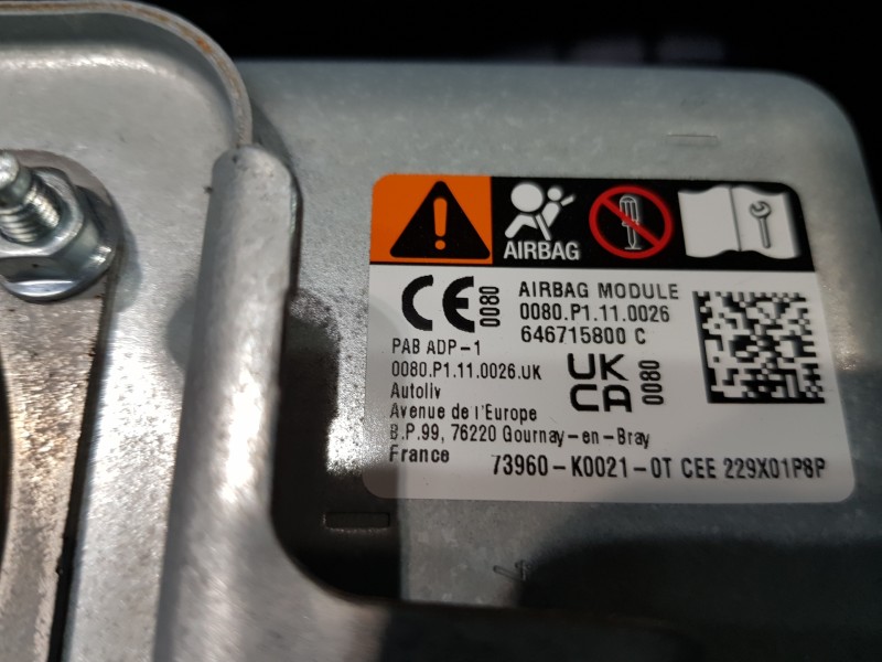 Recambio de kit airbag para toyota yaris hybrid referencia OEM IAM 55302K0061C0  