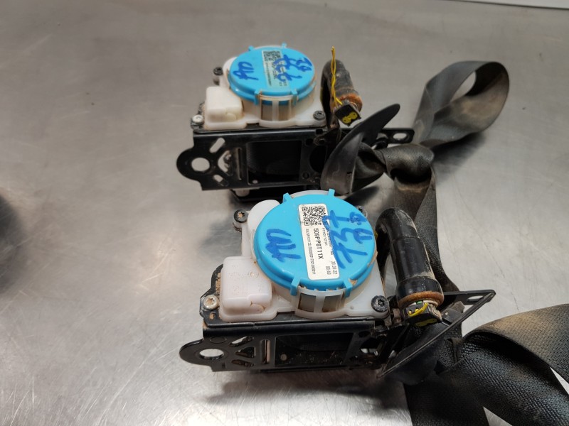 Recambio de kit airbag para toyota yaris hybrid referencia OEM IAM 55302K0061C0  