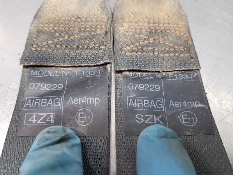 Recambio de kit airbag para toyota yaris hybrid referencia OEM IAM 55302K0061C0  