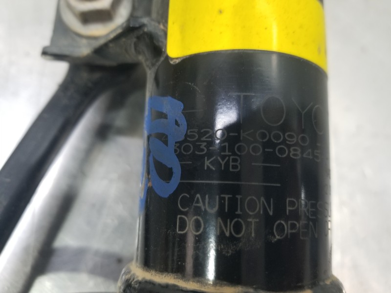 Recambio de amortiguador delantero izquierdo para toyota yaris hybrid referencia OEM IAM 48520K0090  