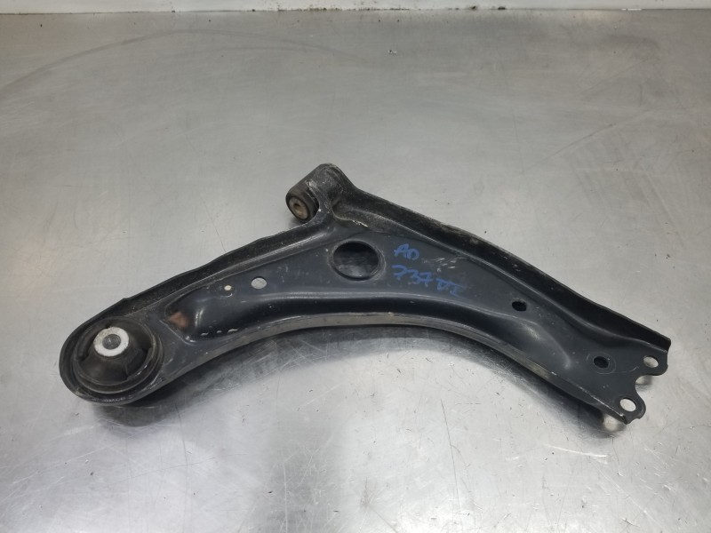Recambio de brazo suspension inferior delantero izquierdo para toyota yaris hybrid referencia OEM IAM 48069K0020  