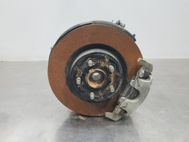 Recambio de mangueta delantera derecha para toyota yaris hybrid referencia OEM IAM 4321102410  