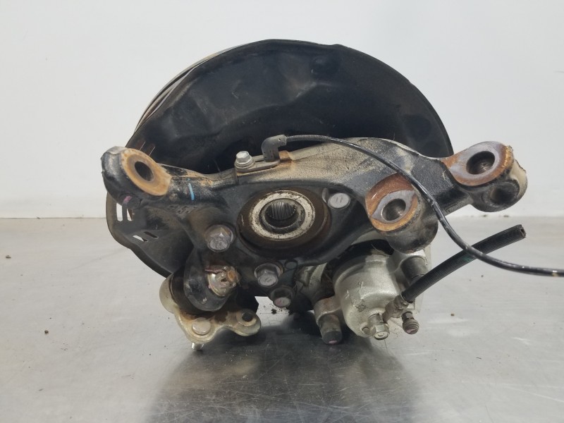 Recambio de mangueta delantera izquierda para toyota yaris hybrid referencia OEM IAM 4321202410  