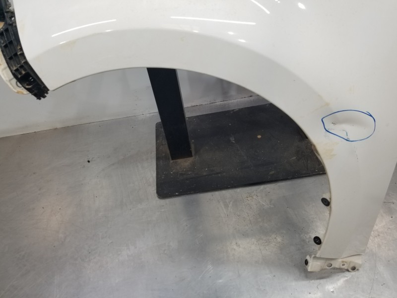 Recambio de aleta delantera izquierda para toyota yaris hybrid referencia OEM IAM 53812K0070  