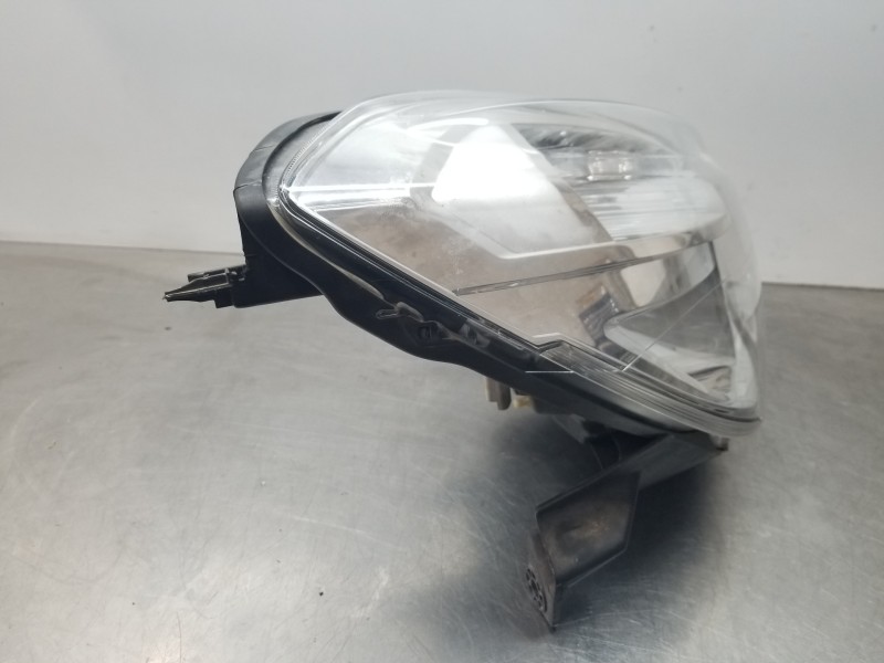 Recambio de faro derecho para dacia dokker acces referencia OEM IAM 260102414R 90008171 