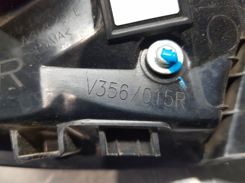 Recambio de piloto trasero derecho para toyota yaris hybrid referencia OEM IAM 81551K0040  