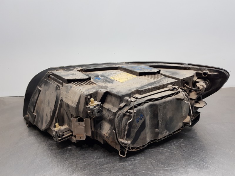 Recambio de faro derecho para volvo v50 familiar kinetic referencia OEM IAM 31335222  