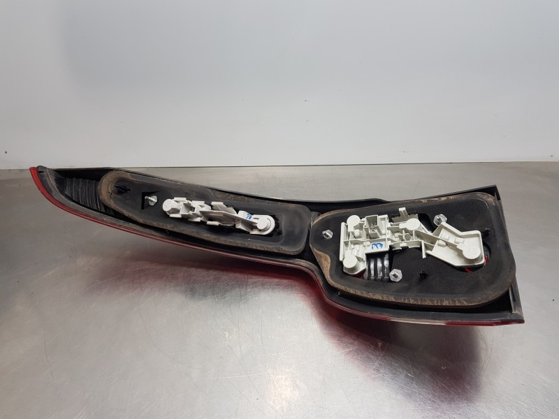 Recambio de piloto trasero derecho para volvo v50 familiar kinetic referencia OEM IAM 30678751  