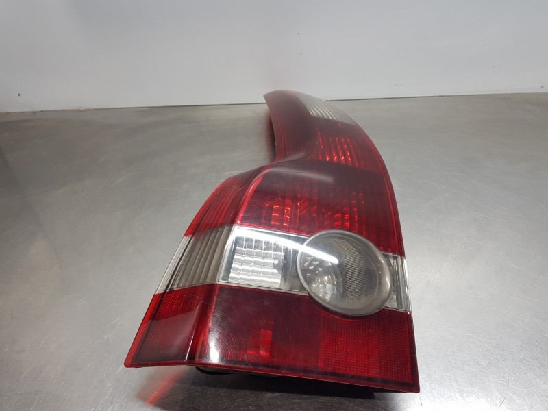 Recambio de piloto trasero izquierdo para volvo v50 familiar kinetic referencia OEM IAM 30678749  