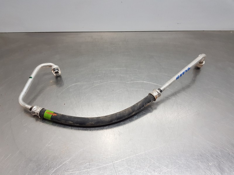 Recambio de tubos aire acondicionado para toyota yaris hybrid referencia OEM IAM 88704K0030  