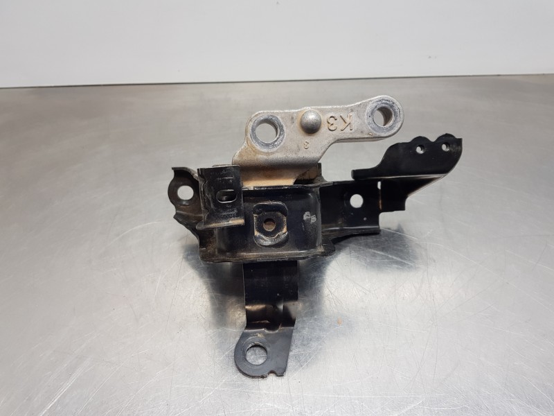 Recambio de soporte motor derecho para toyota yaris hybrid referencia OEM IAM 12305K0050  